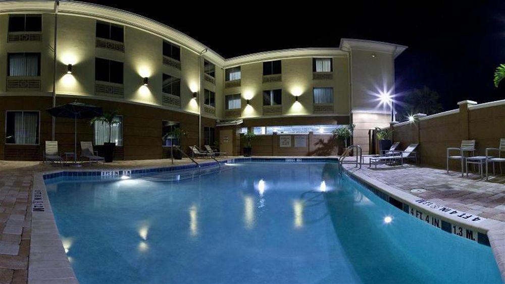 Holiday Inn Express Jacksonville Beach By Ihg Екстериор снимка