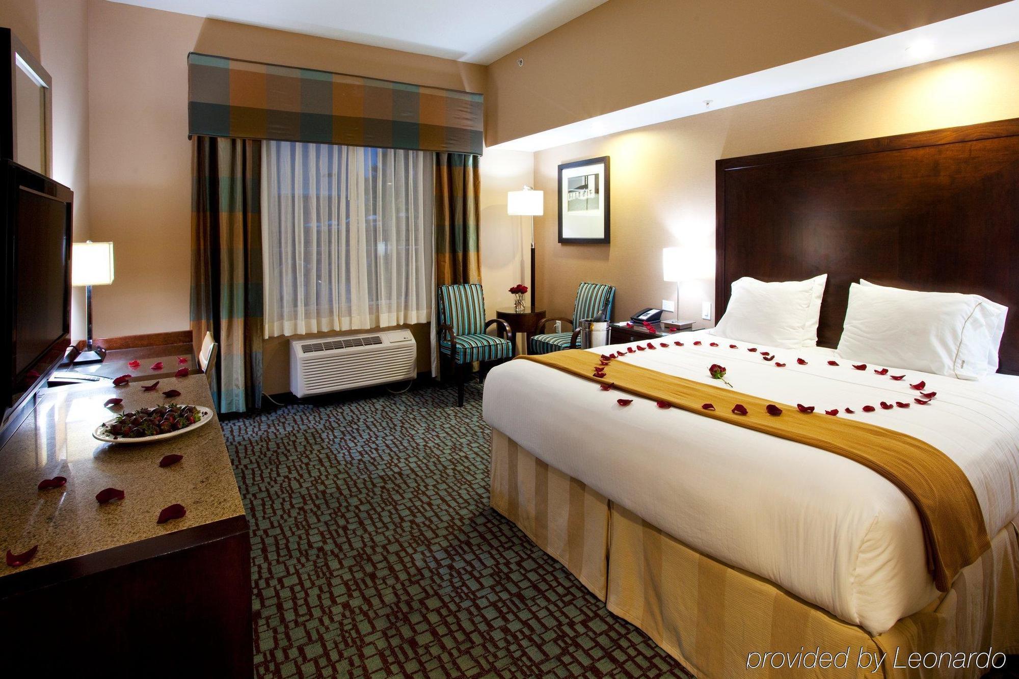 Holiday Inn Express Jacksonville Beach By Ihg Екстериор снимка