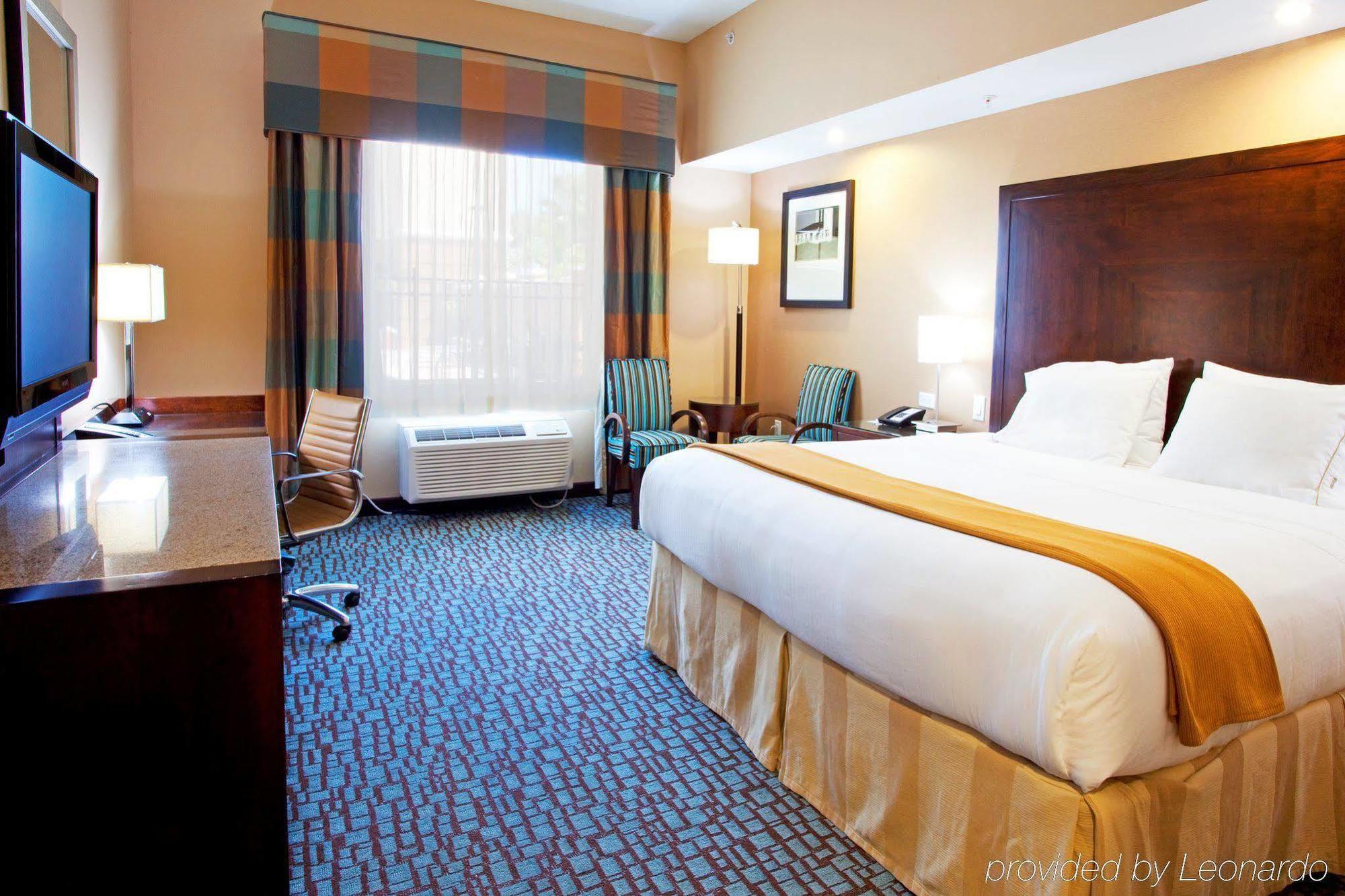 Holiday Inn Express Jacksonville Beach By Ihg Екстериор снимка