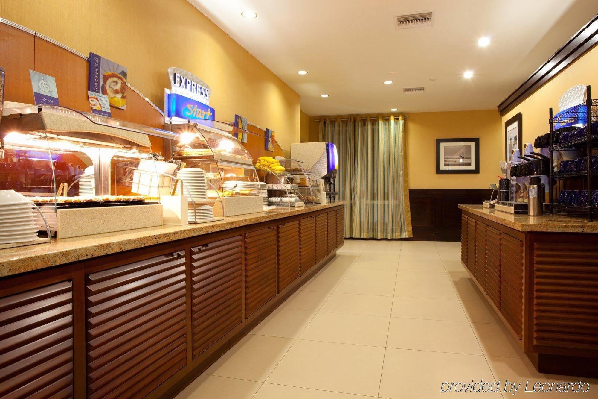 Holiday Inn Express Jacksonville Beach By Ihg Екстериор снимка